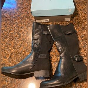 NWT Life strides ladies boots size 8-1/2